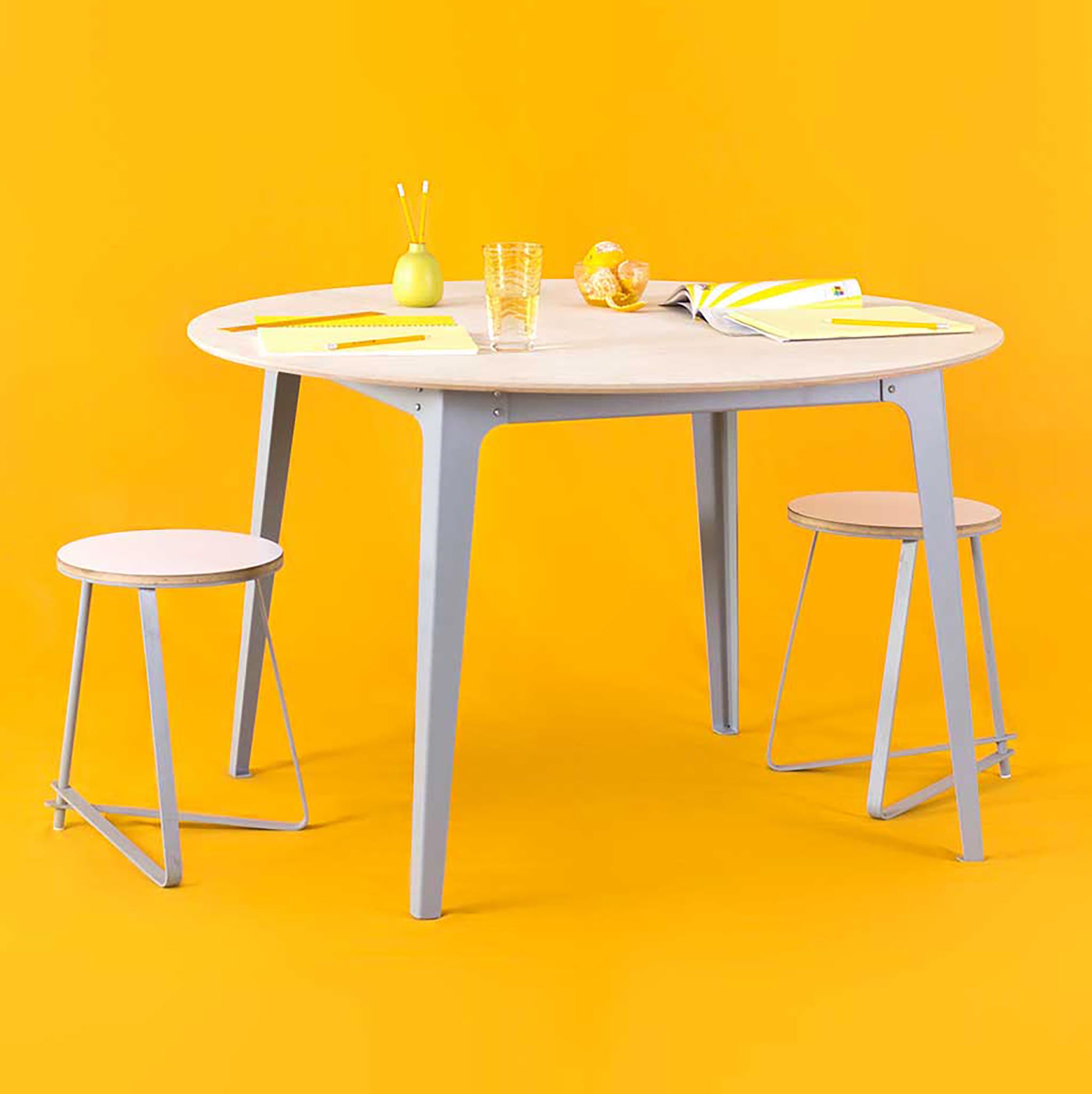 MEMO TABLE 4 seater